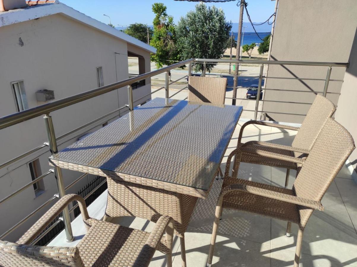 Blue Beach Apartments Ofrínion Esterno foto