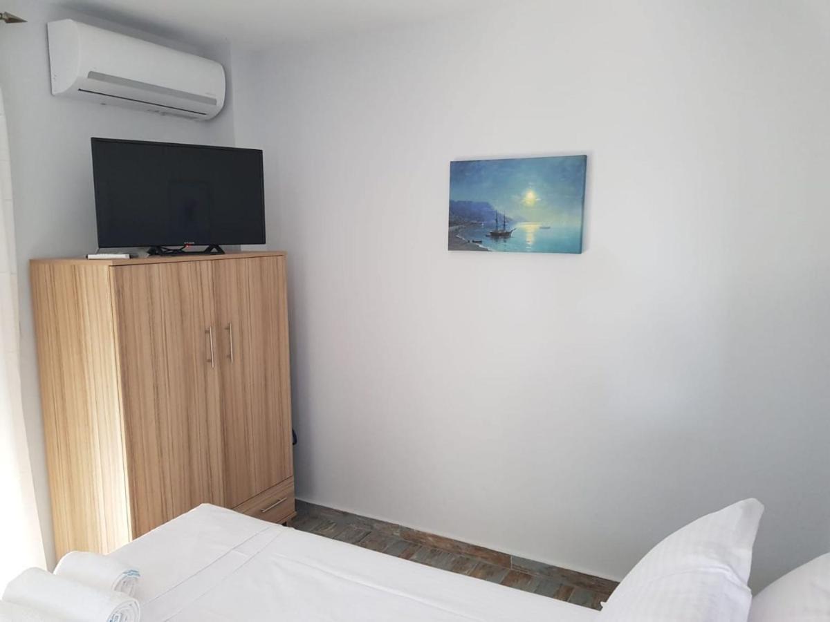 Blue Beach Apartments Ofrínion Esterno foto